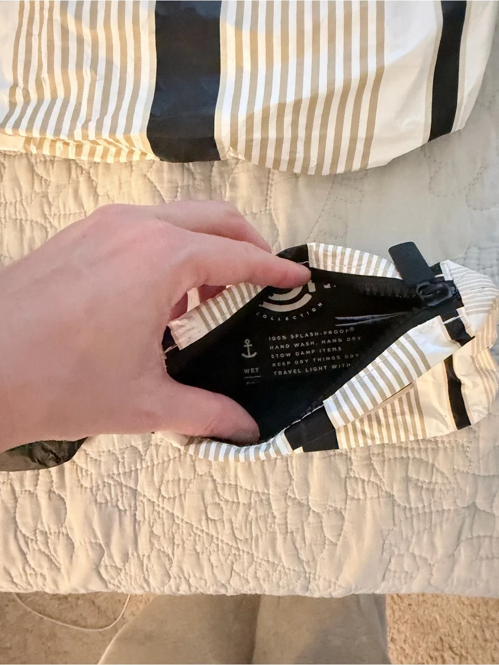 ALOHA Collection Black Travel Tote and Pouches (5 pieces) - Picture 5 of 9